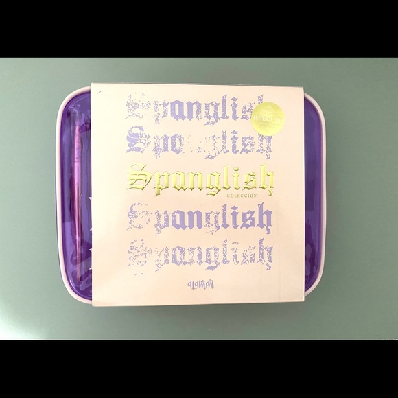 Bundle Alamar Eyeshadow & Primer Makeup Brushes Hoop Earrings & Case 10”x8” NWT - Picture 7 of 8